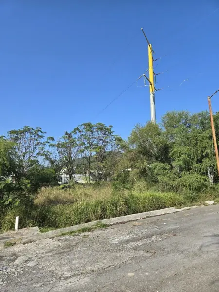 Terreno en venta en Bosques de las Lomas, Santiago — foto 2 de 4
