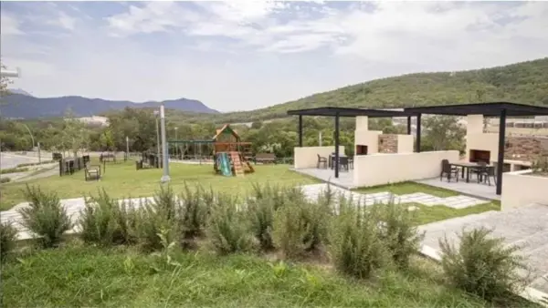 Terreno en venta en Sierra Alta 10 Sector, Monterrey — foto 3 de 9