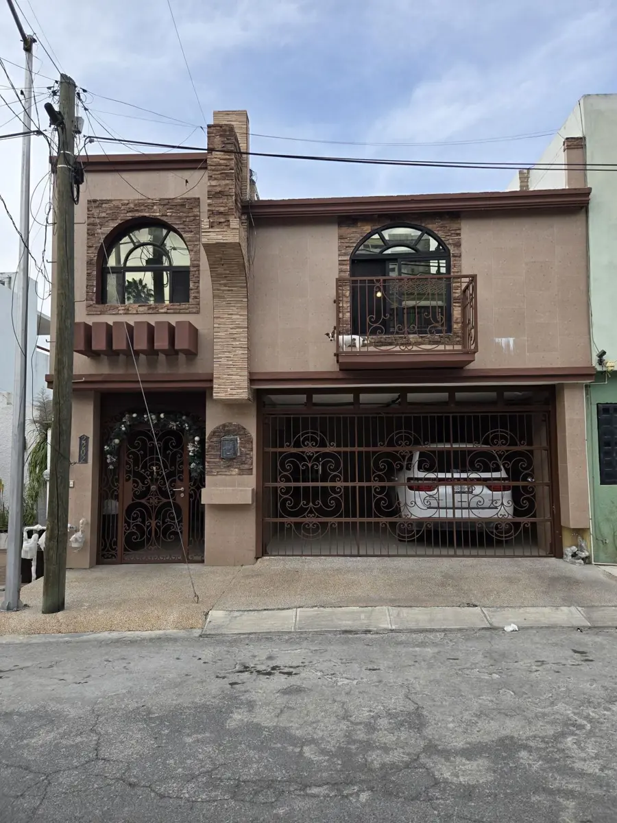 Casa en venta en Country Sol, Guadalupe — foto 1 de 34
