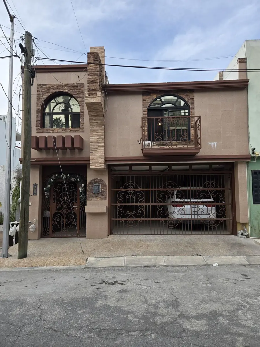 Casa en venta en Country Sol, Guadalupe — foto 1 de 34
