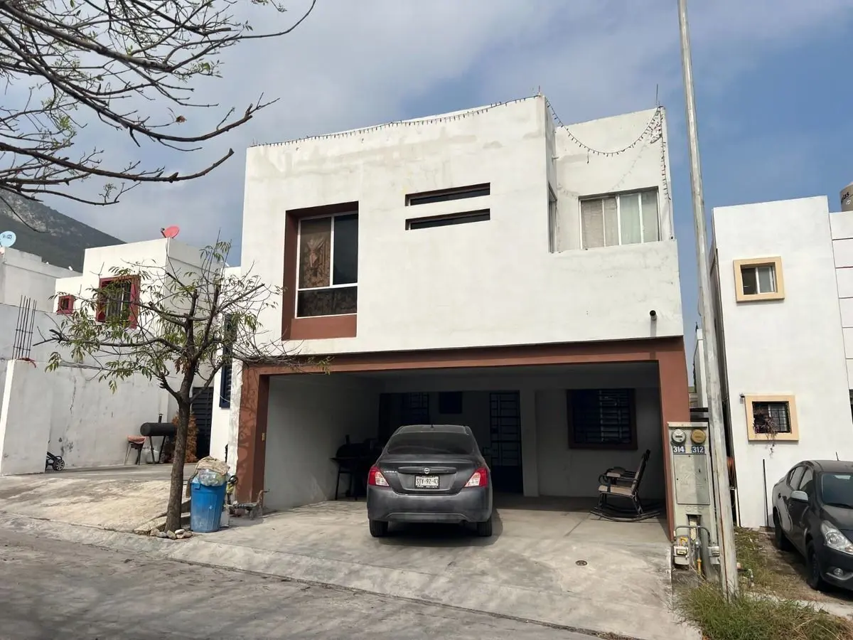 Casa en venta en Pedregal de San Agustín, General Escobedo — foto 1 de 12