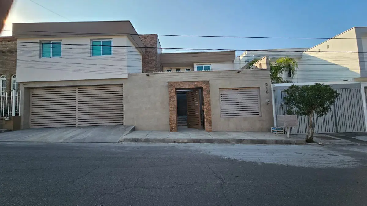 Casa en venta en Las Cumbres 3 Sector, Monterrey — foto 1 de 19