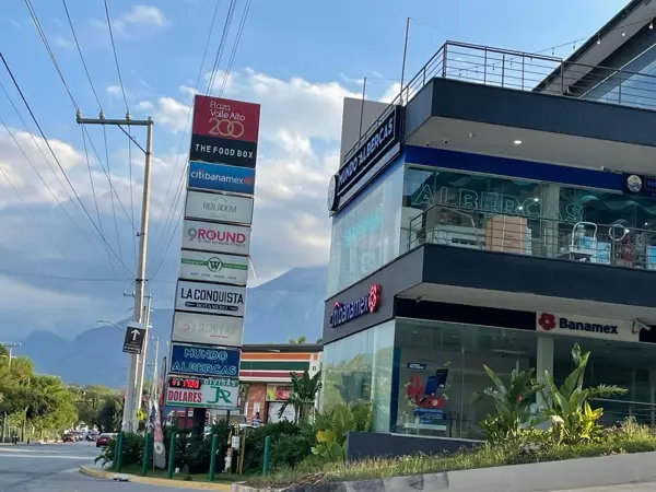 Local en renta en Lomas de Valle Alto, Monterrey — foto 2 de 10