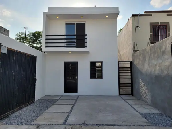 Casa en VENTA en RESIDENCIAL ZIRANDARO en Juárez NL Casa en VENTA en RESIDENCIAL ZIRANDARO en Juárez NL