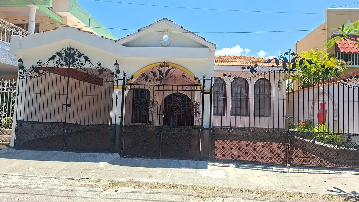 Casa en venta en Las Brisas Del Norte, Mérida — foto 1 de 17