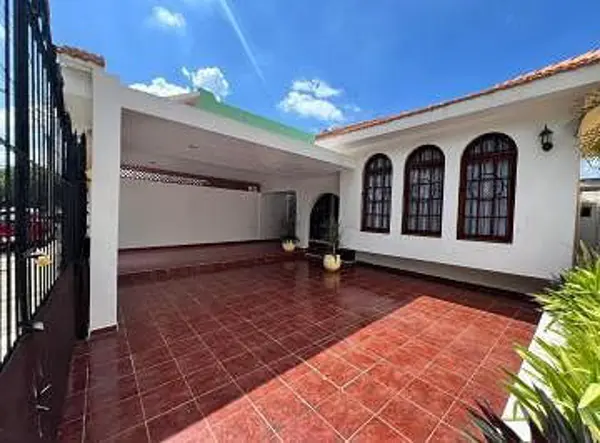 Casa en venta en Las Brisas Del Norte, Mérida — foto 2 de 17