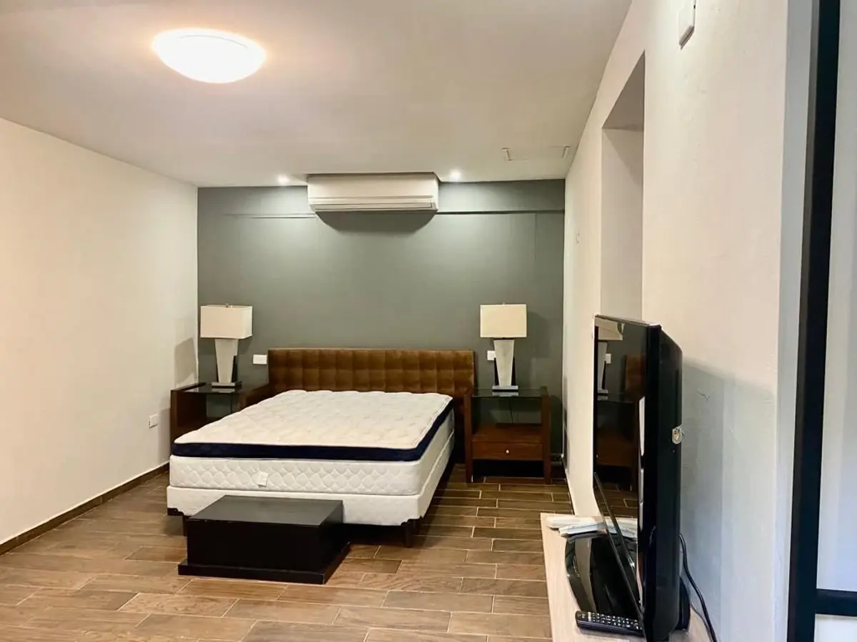 Departamento en renta en Del Valle, San Pedro Garza García — foto 1 de 9