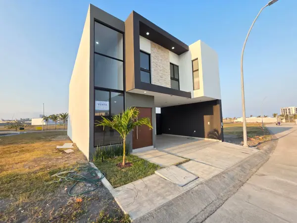 Casa en venta en Lomas de la Rioja, Alvarado — foto 2 de 22