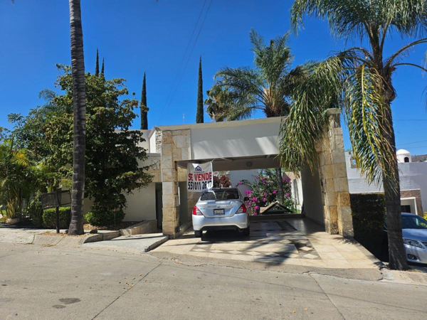 Casa de 4 Recámaras en Venta en Lomas de Gran Jardín, León