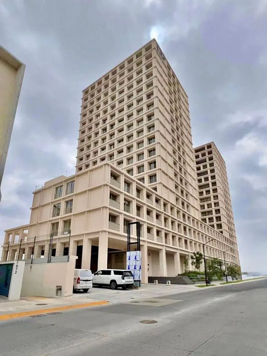 Departamento en venta en Virreyes Residencial, Zapopan — foto 1 de 32