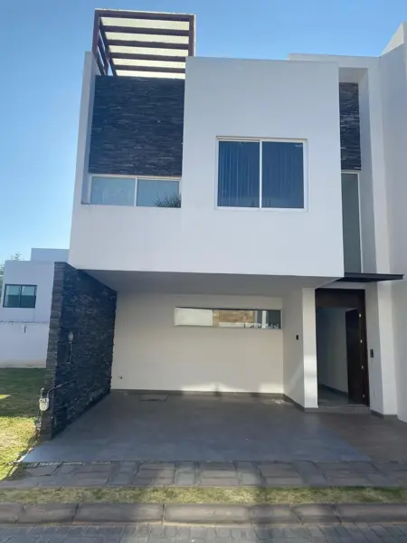 ¡CASA EN VENTA! Residencial Arboreto – Zona Periférico y Recta a Cholula