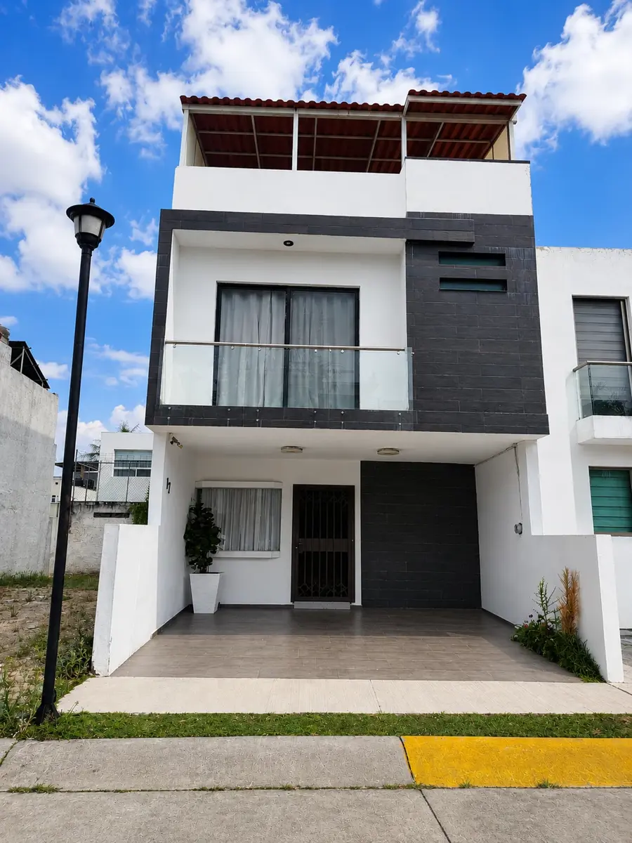 Casa en venta en Rinconadas del Valle, Zapopan — foto 1 de 9
