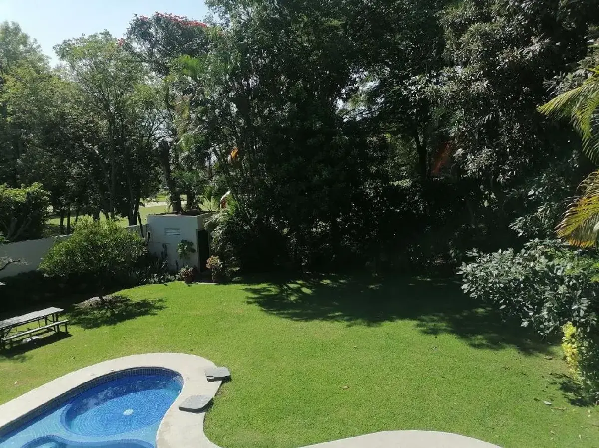 Casa en venta en Club de golf Tabachines, Cuernavaca — foto 1 de 17