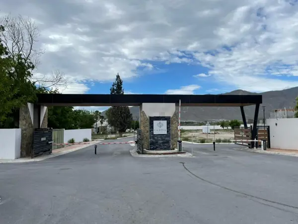 ¡Terreno Premium en Residencial La Joya, Arteaga! Construye la Casa de Tus Sueños!