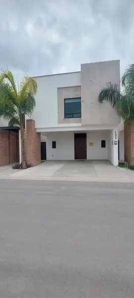 Casa por la zona de Senderos