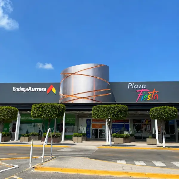 LOCAL EN RENTA EN PLAZA FIESTA, IRAPUATO