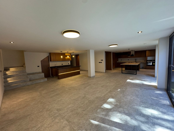 HERMOSA RESIDENCIA CON ALBERCA,4 RECÁMARAS, UNA EN PLANTA BAJA.