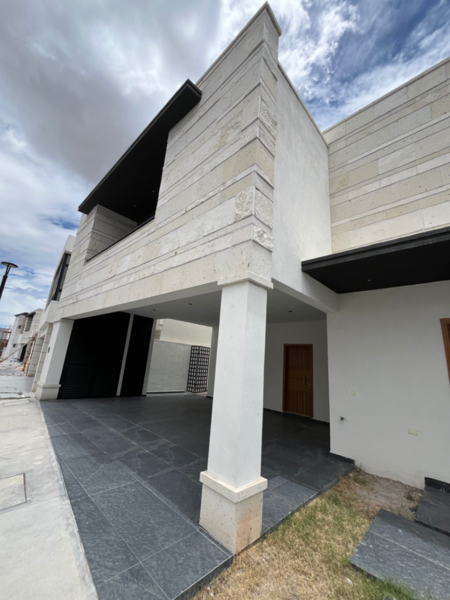 Residencia en Venta en Residencial La Escondida