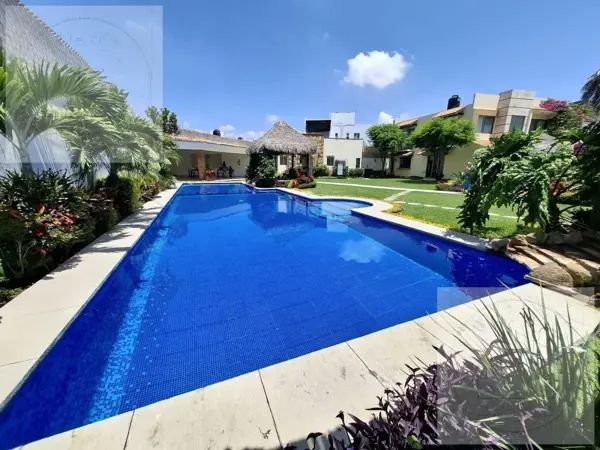 Casa en Venta en Condominio en Lomas de Jiutepec, Super Acabados, Habitación en Pb