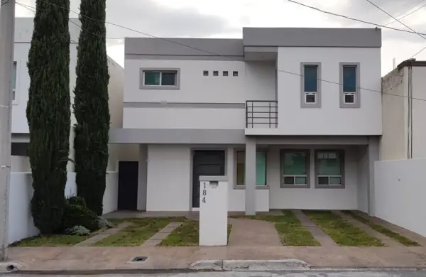 CASA EN RENTA EN FRACC. CERRADO AL NORTE