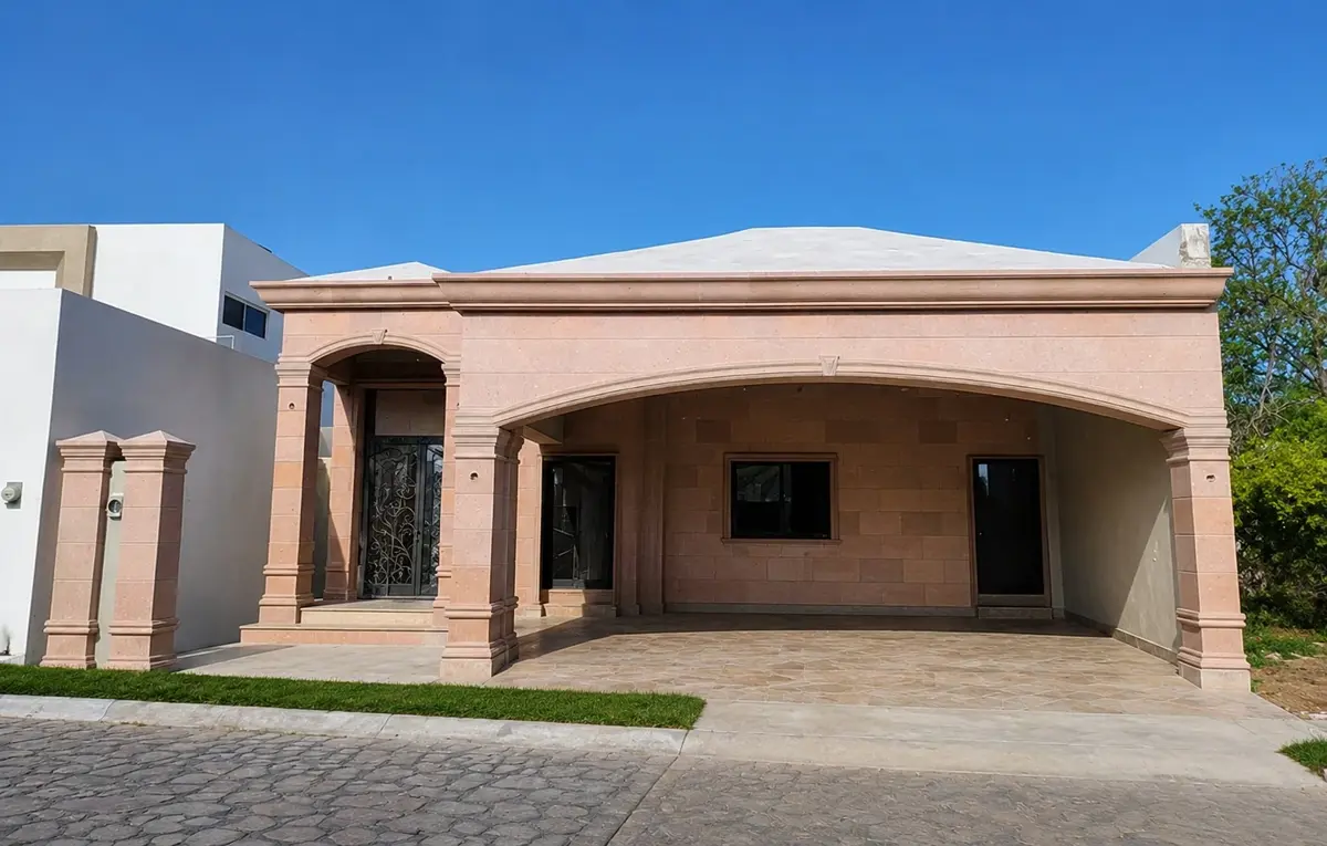 Casa en venta en El Pueblito de Santiago, Santiago — foto 1 de 30