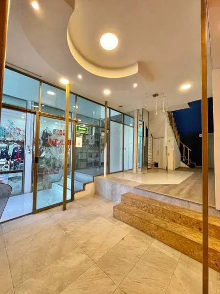 LOCAL EN RENTA JUNTO A BANCO BBVA EN PLAZA COMERCIAL LOS ANGELES EN EL CENTRO DE METEPEC