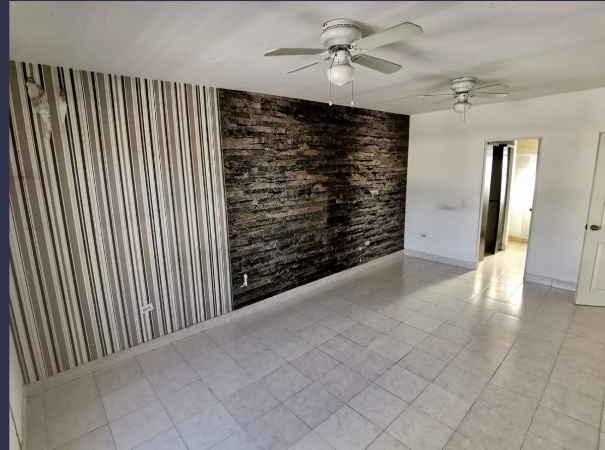 Vista 3 de Casa de 2 pisos, cochera techada, ya incluye mantenimiento