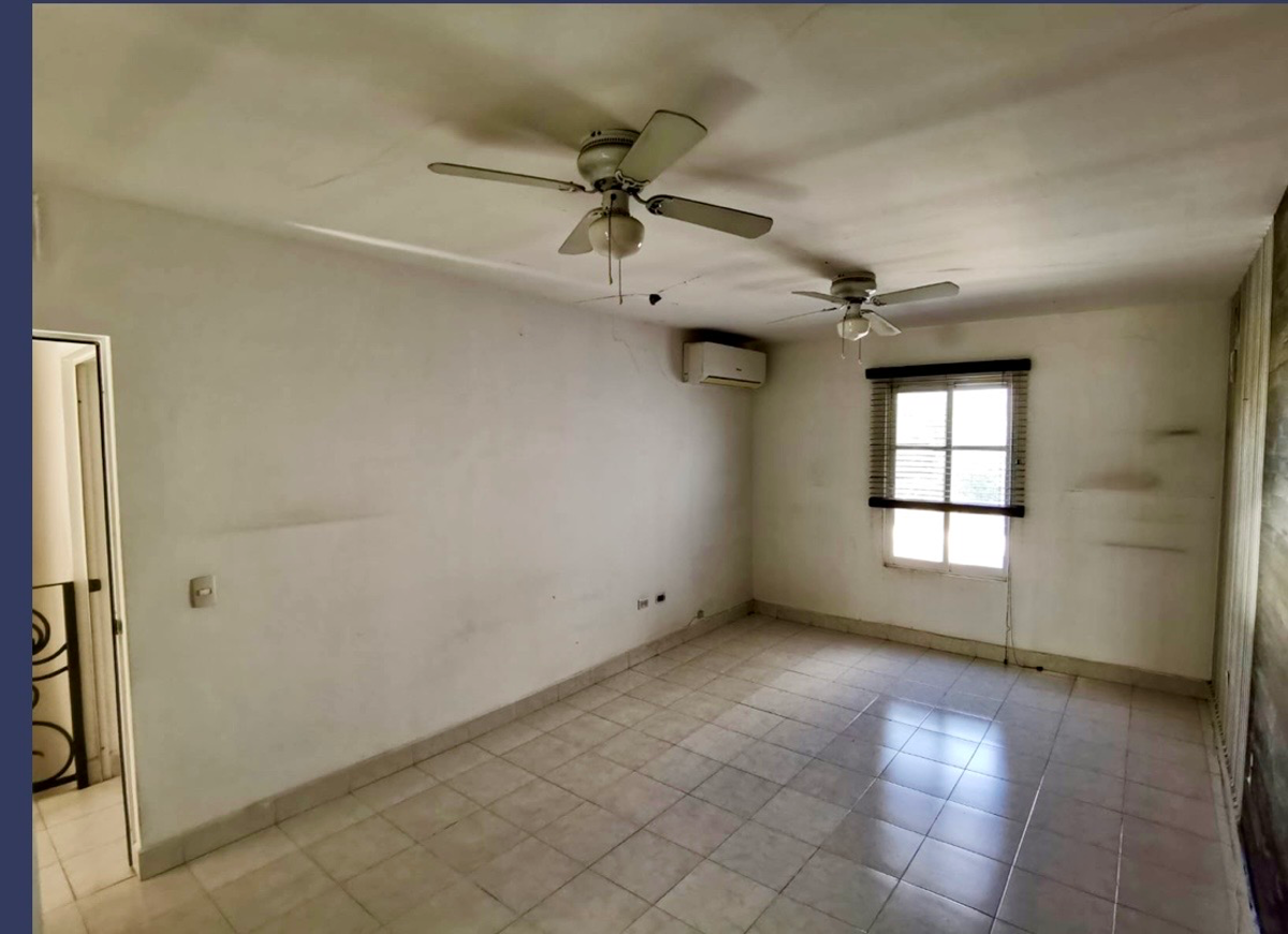 Vista 2 de Casa de 2 pisos, cochera techada, ya incluye mantenimiento