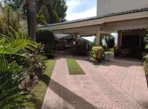 Casa en venta en Loma de Barro, Zapotlán El Grande — foto 3 de 58