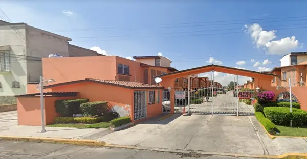 Casa en venta en San Lorenzo Tepaltitlán Centro, Toluca — foto 3 de 10