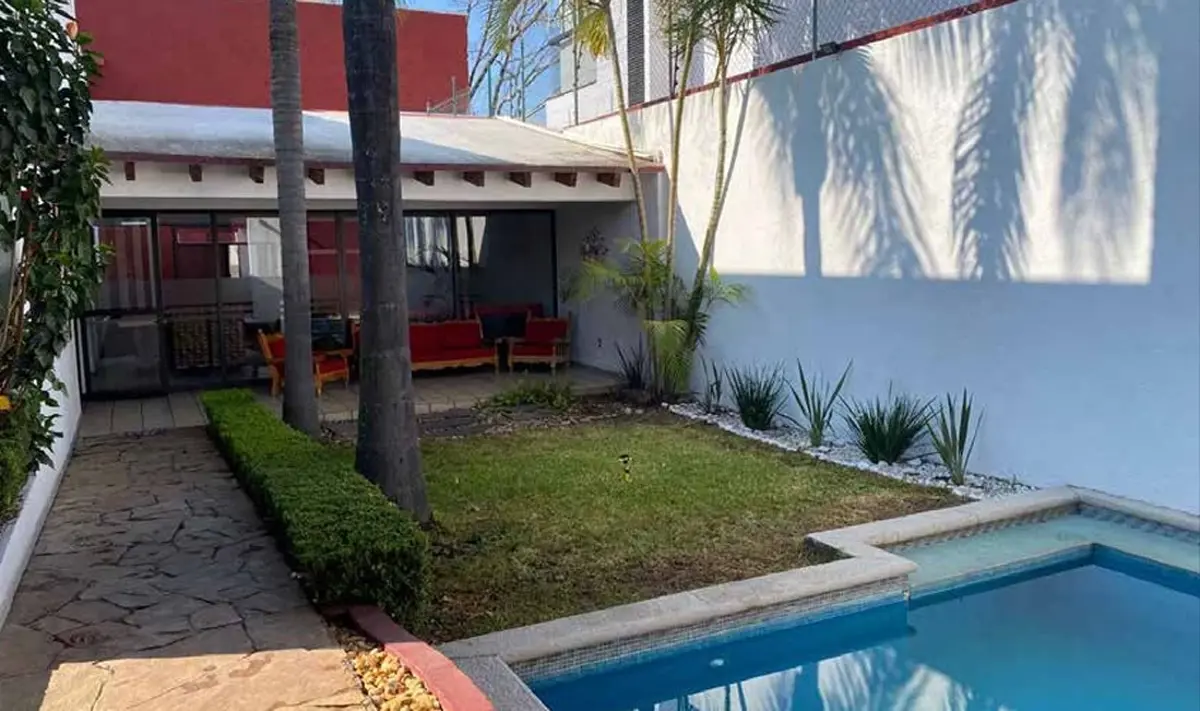 Casa en venta en Lomas de Atzingo, Cuernavaca — foto 1 de 11
