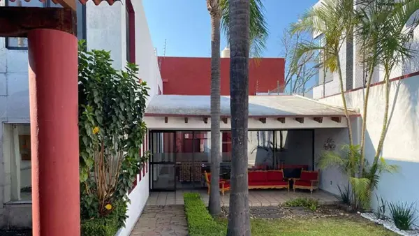 Casa en venta en Lomas de Atzingo, Cuernavaca — foto 2 de 11