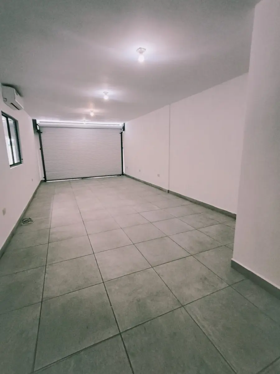 Bodega en renta en Fundadores, Saltillo — foto 1 de 11