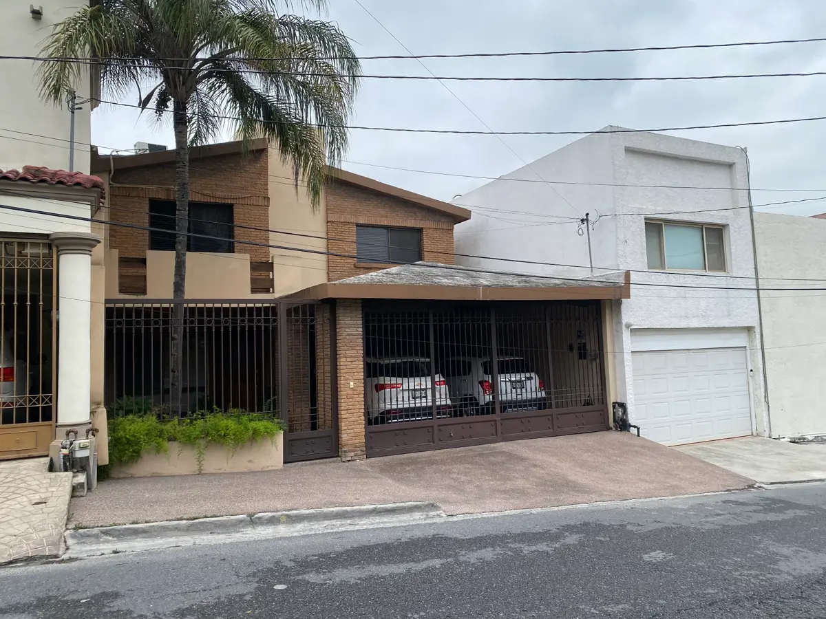 Casa en Venta en Lomas del Valle, San Pedro, 3 Rec Casa en Venta en Lomas del Valle, San Pedro, 3 Rec