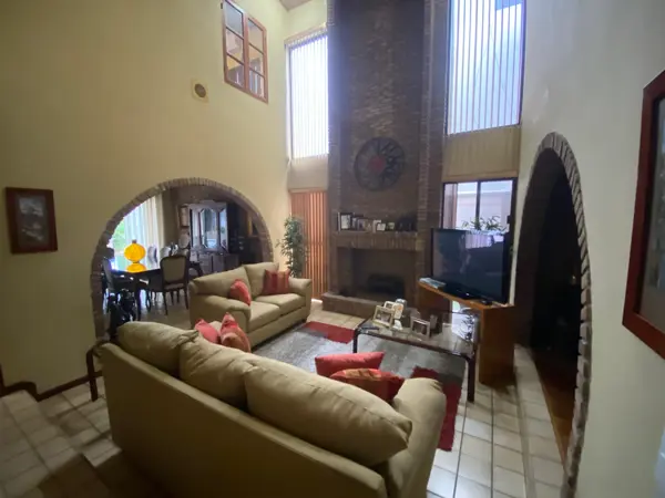 Casa en Venta en Lomas del Valle, San Pedro, 3 Rec, 392m2 de Construcción, y 300m2 de Terreno. — foto 1 de 10