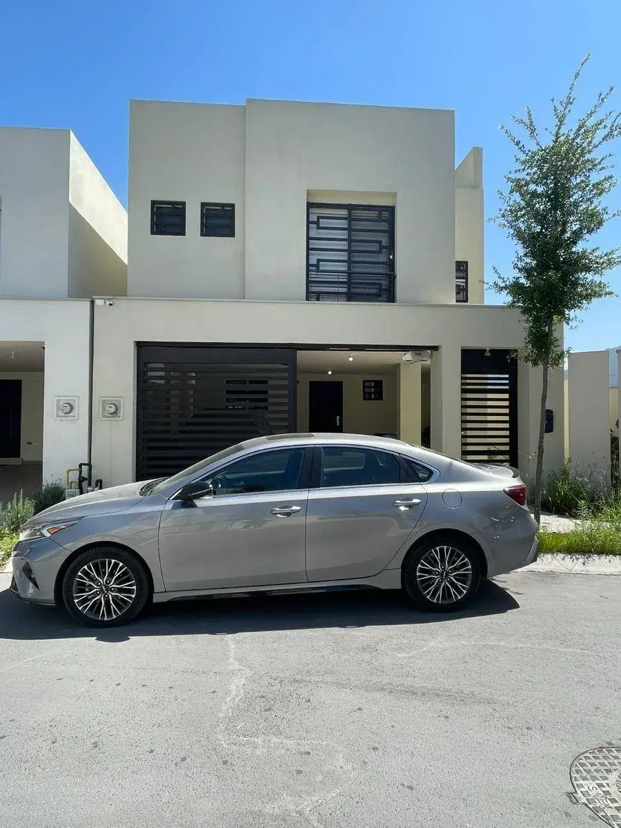Casa en venta en Siete Colinas Sector Palatino, Guadalupe — foto 1 de 24