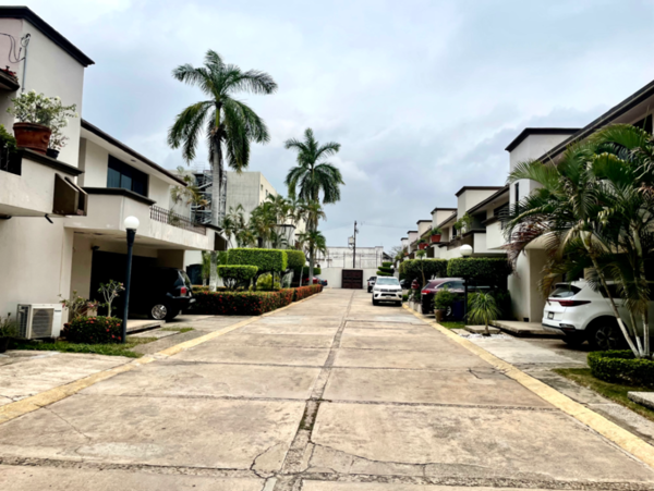 Casa en renta en Oropeza, Centro — foto 3 de 17