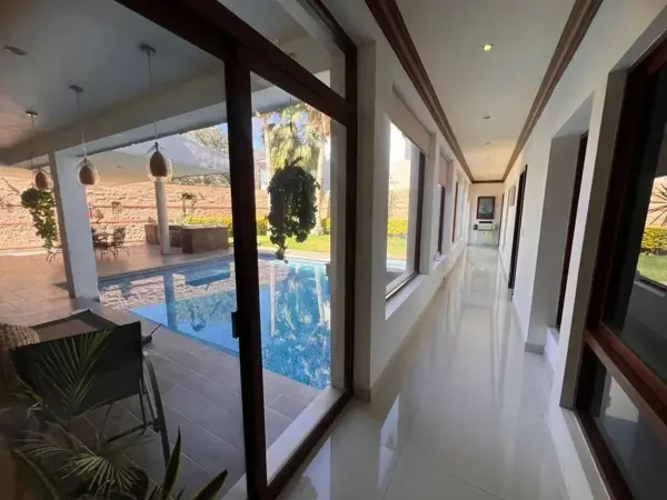 Gran Casa en Villa Camaleones con Alberca