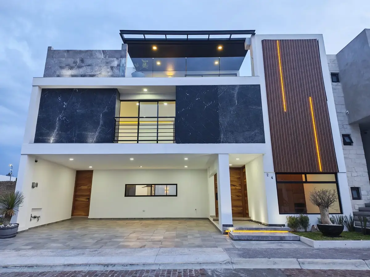 Casa en venta en Lomas de Angelópolis, San Andrés Cholula — foto 1 de 32