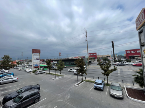 Local en renta en Real de Cumbres, Monterrey — foto 3 de 29