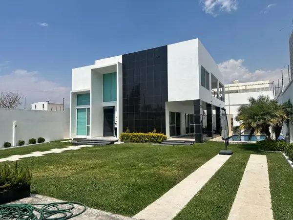 RENTA FIN.HERMOSA, NUEVA, MINIMALISTA, TRES RECÁMARAS, AMPLIO Y BELLO JARDÍN