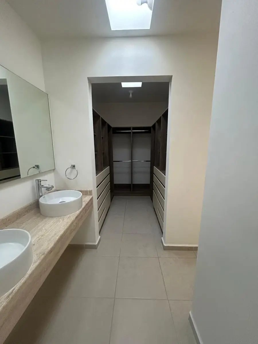 Casa en venta en Cordillera, León — foto 1 de 13