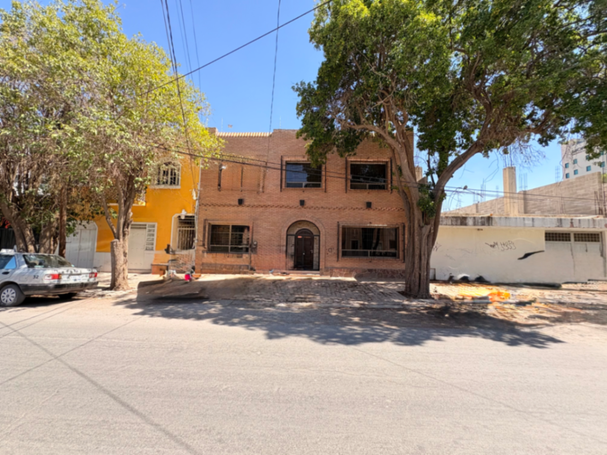 Venta de oficinas
Excelente oportunidad de Inversión en el corazón de Torreón Venta de oficinas
Excelente oportunidad de Inversión en el corazón de Torreón