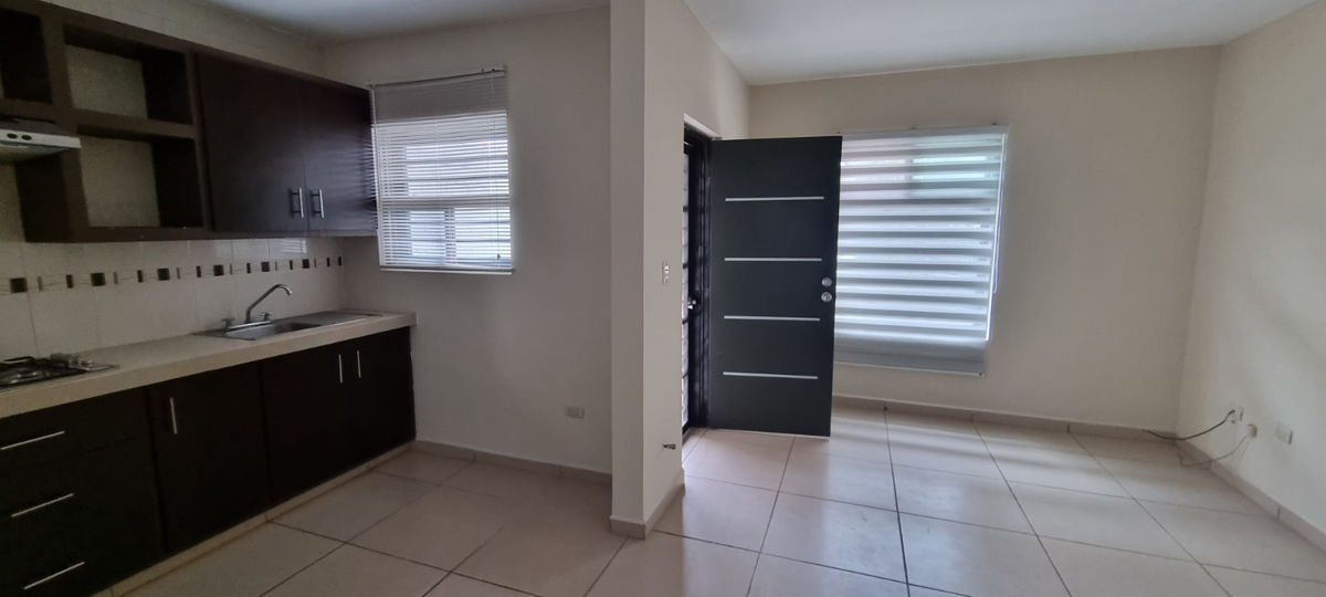 Casa en renta en Valle del Oriente, Arteaga — foto 1 de 13