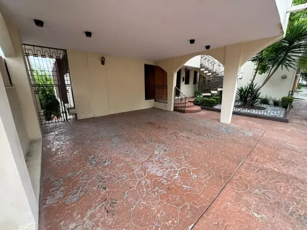 Casa en Venta en Vista Hermosa, Monterrey, Nuevo León 2