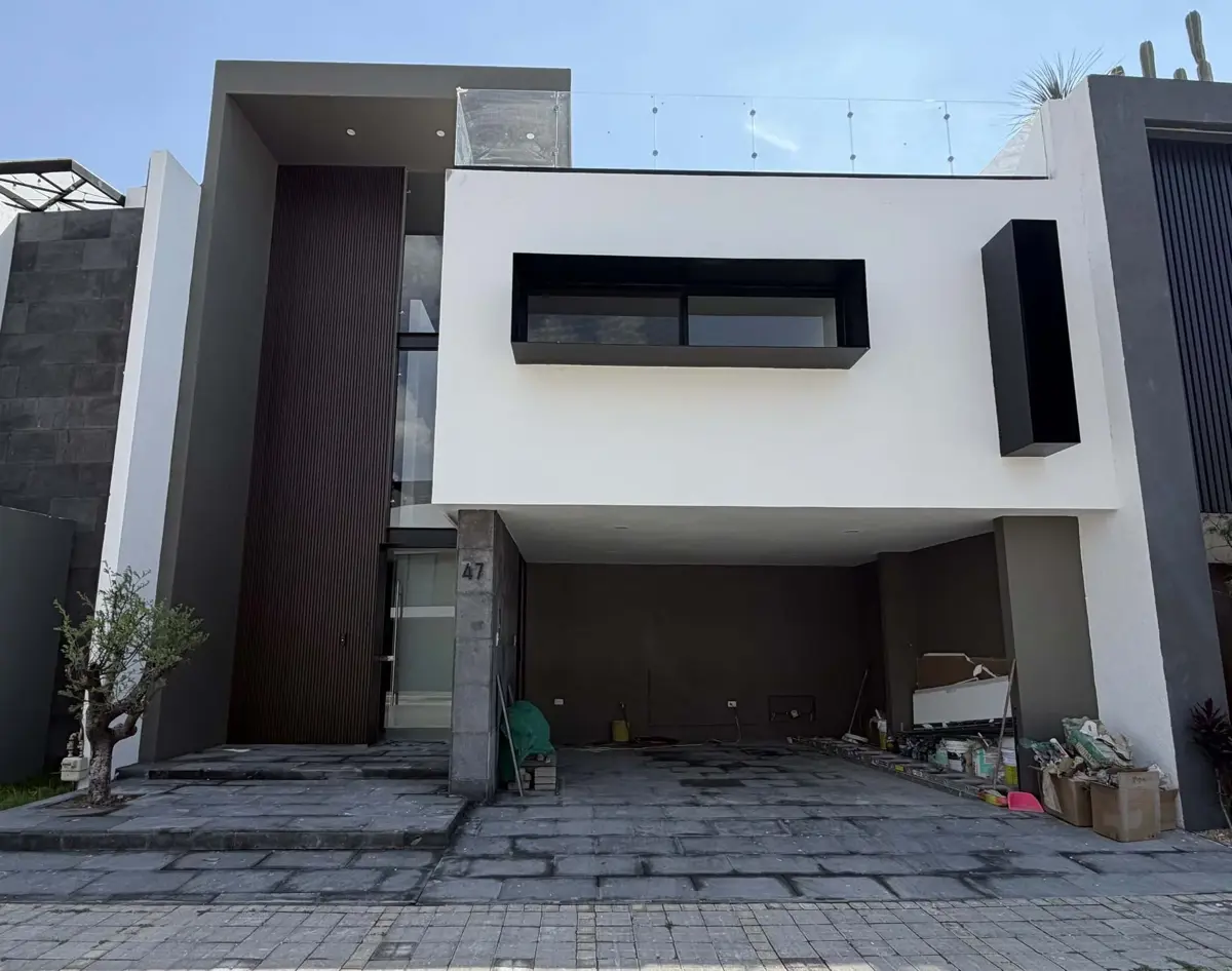 Casa en venta en Lomas de Angelópolis, San Andrés Cholula — foto 1 de 49