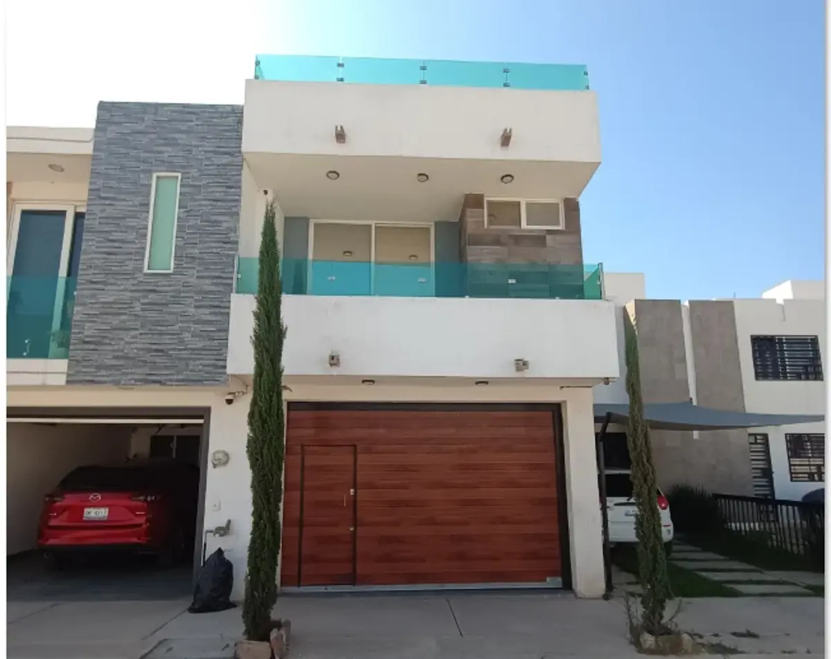 Casa en venta en Los Héroes León, León — foto 1 de 25