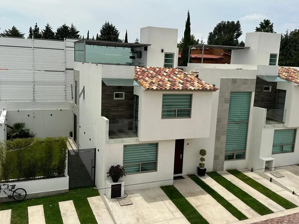 Casa en venta en Cacalomacán Centro, Toluca — foto 1 de 17