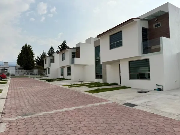 Casa en venta en Cacalomacán Centro, Toluca — foto 2 de 17