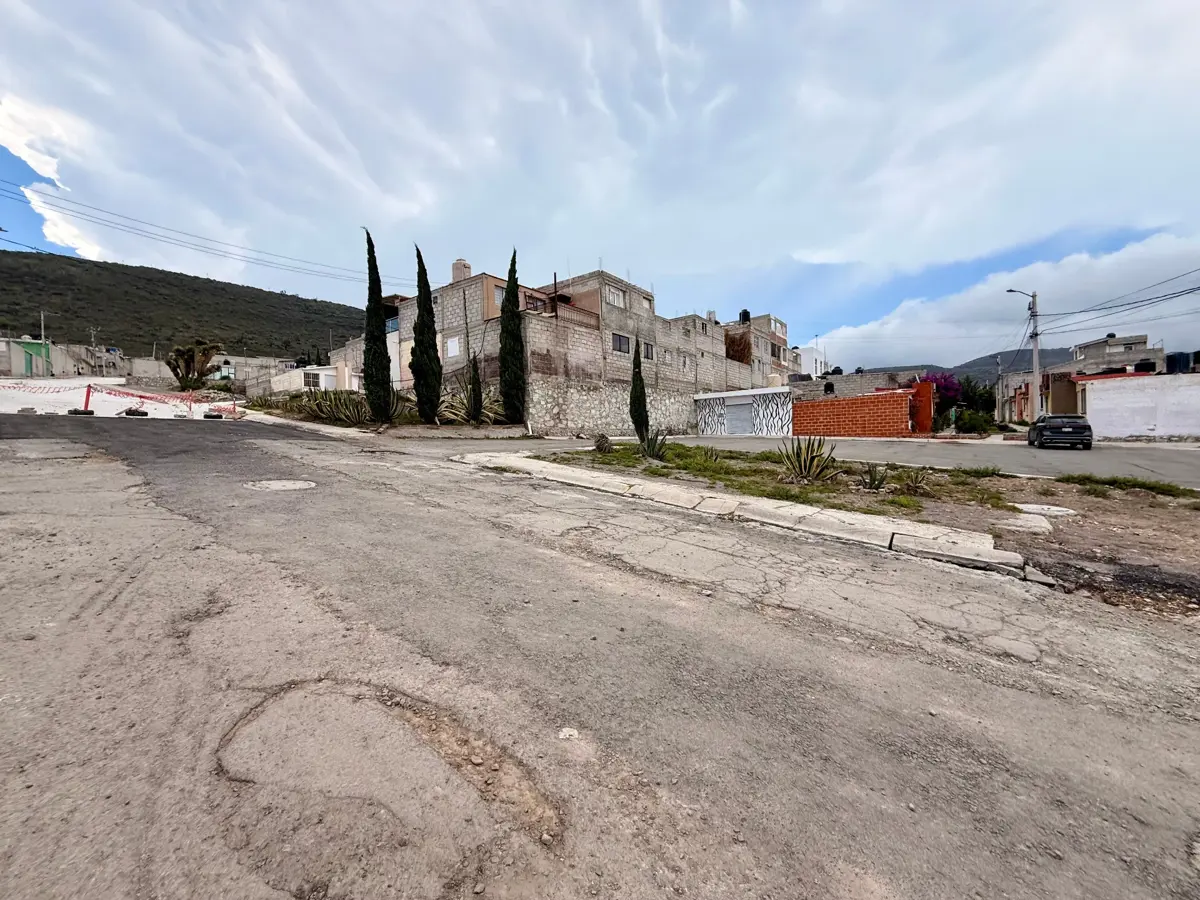 Terreno en venta en Miguel Ramos Arizpe, Pachuca de Soto — foto 1 de 18